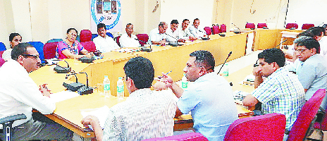 cm fast work officials