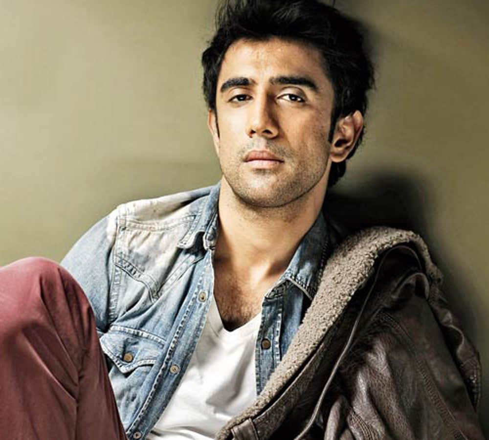 actor amit sadh have done jahu pocha in other home