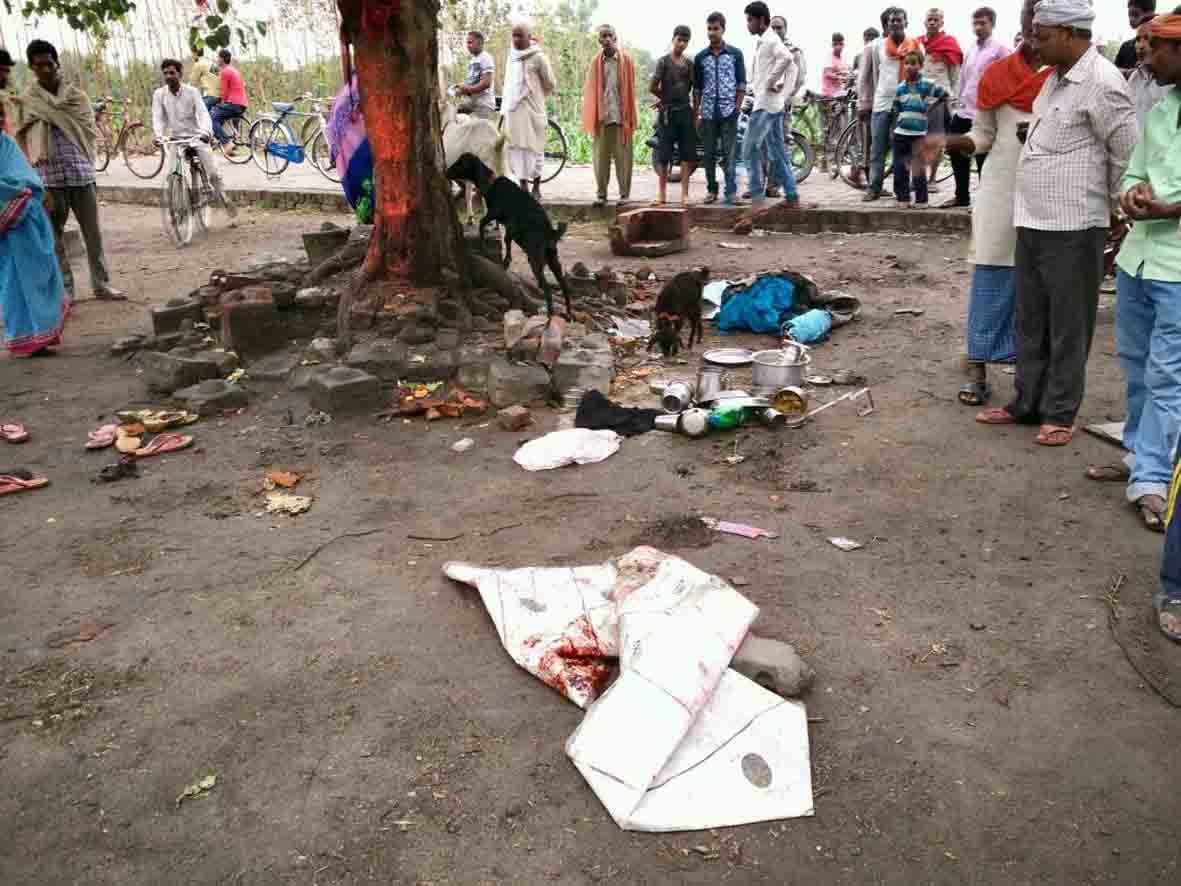 magic hi five people two person dies at azamgarh