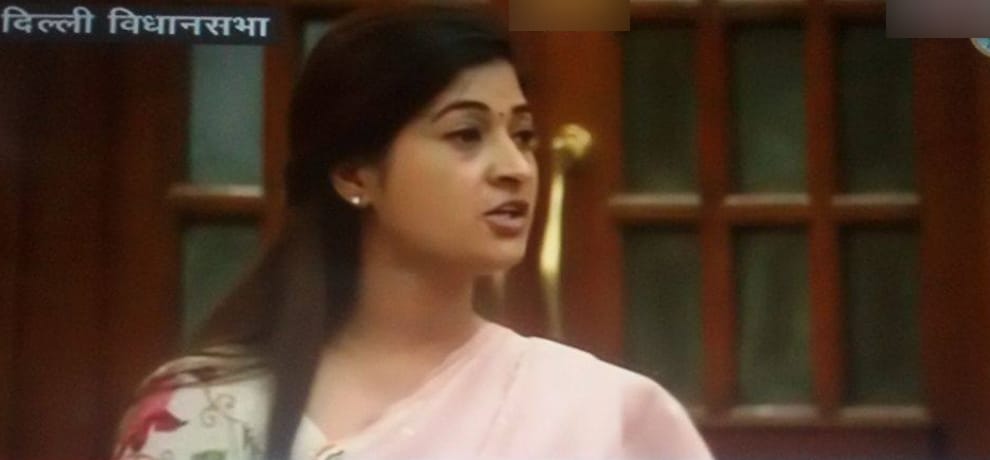alka lamba puts 9 serious allegations on evm and election commission in delhi assembly live