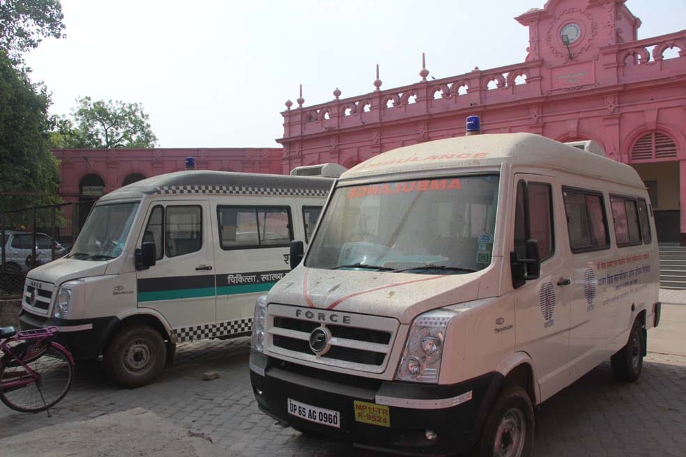 see the photos of burning ambulance at varanasi