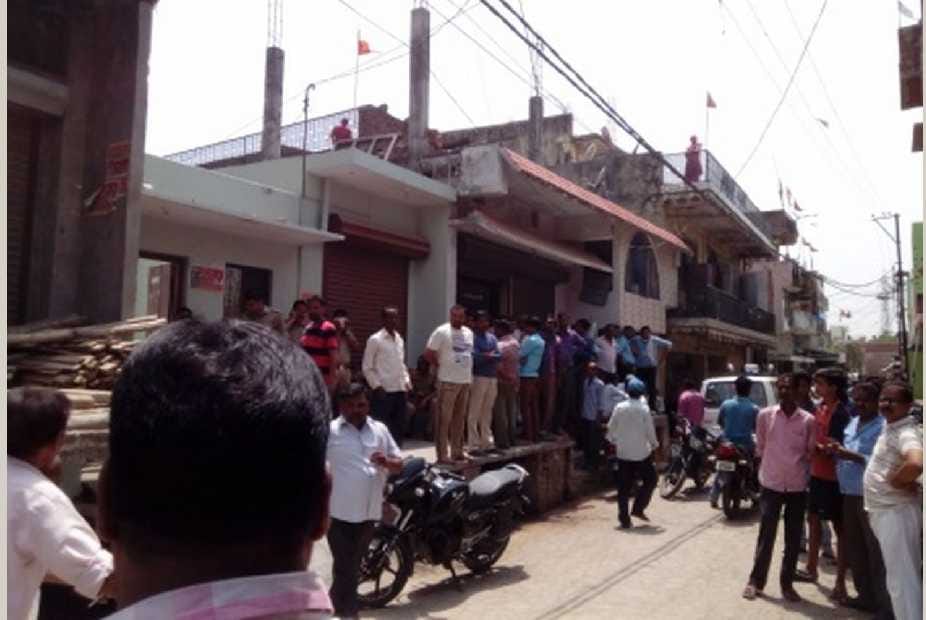 Two workers die in separate accident