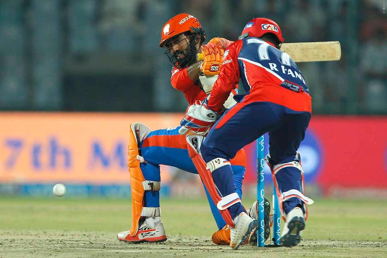 IPL betting on the match Six arrested