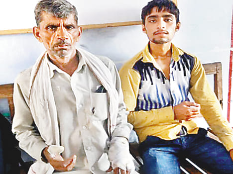  car rider looted 30 thousand from father and son