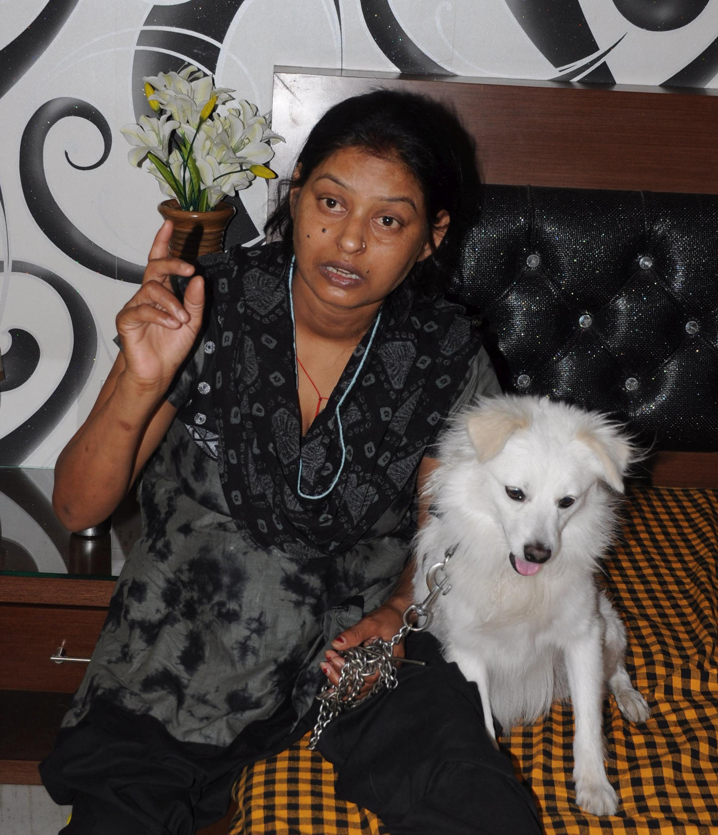 dacoity in real estate business man house in lucknow