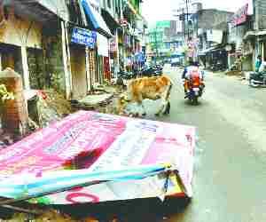 Man dies in storm, daughter injured