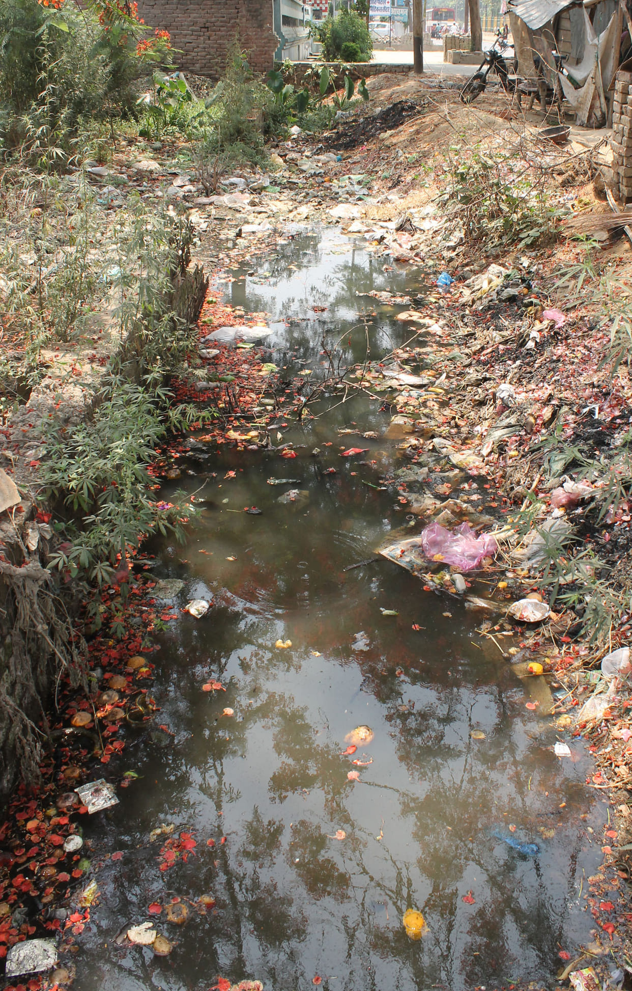 Identification of dirt, shabby road made ward