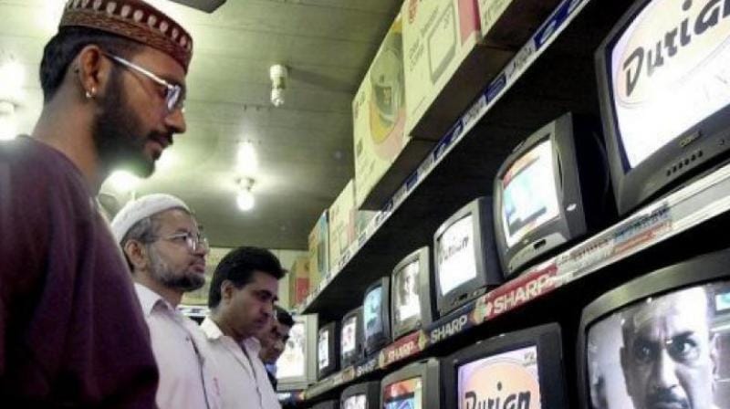   Illegal Broadcast Of Pakistani Channels In Kashmir Stopped, pak media objects on this