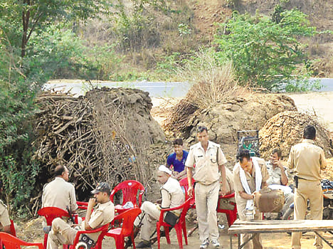 Villagers Thieves Raju Thakur Beaten to death