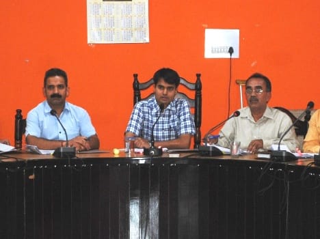 do not classes in unsafe building in bilaspur : dc