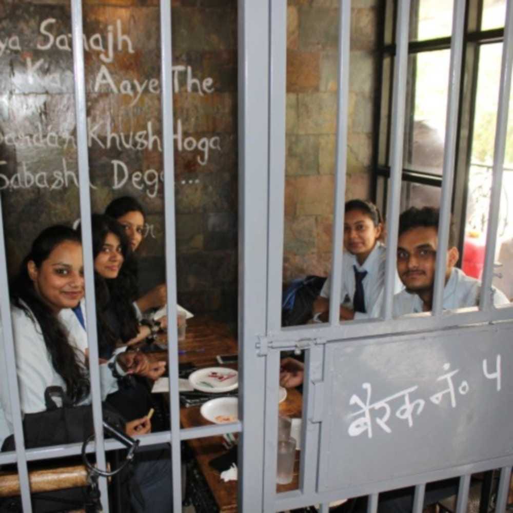 restaurant in dehradun like jail