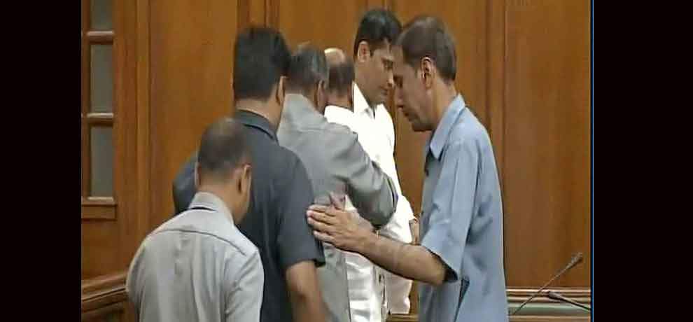 bjp leader Vijender Gupta send out of delhi assembly