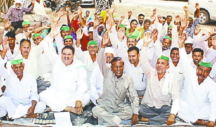 Farmers encroach on SDO and JE