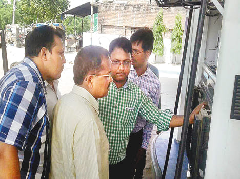 Tampering, seal in three machines of two petrol pump