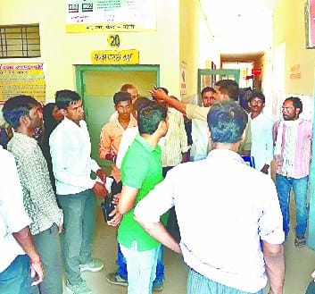 Death of youth in road accident, demolition in CHC