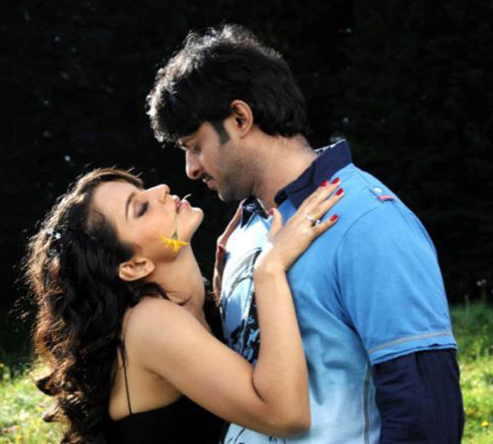 baahubali actor prabhas rejected 6000 girls proposal and going to marry with anushka shetty