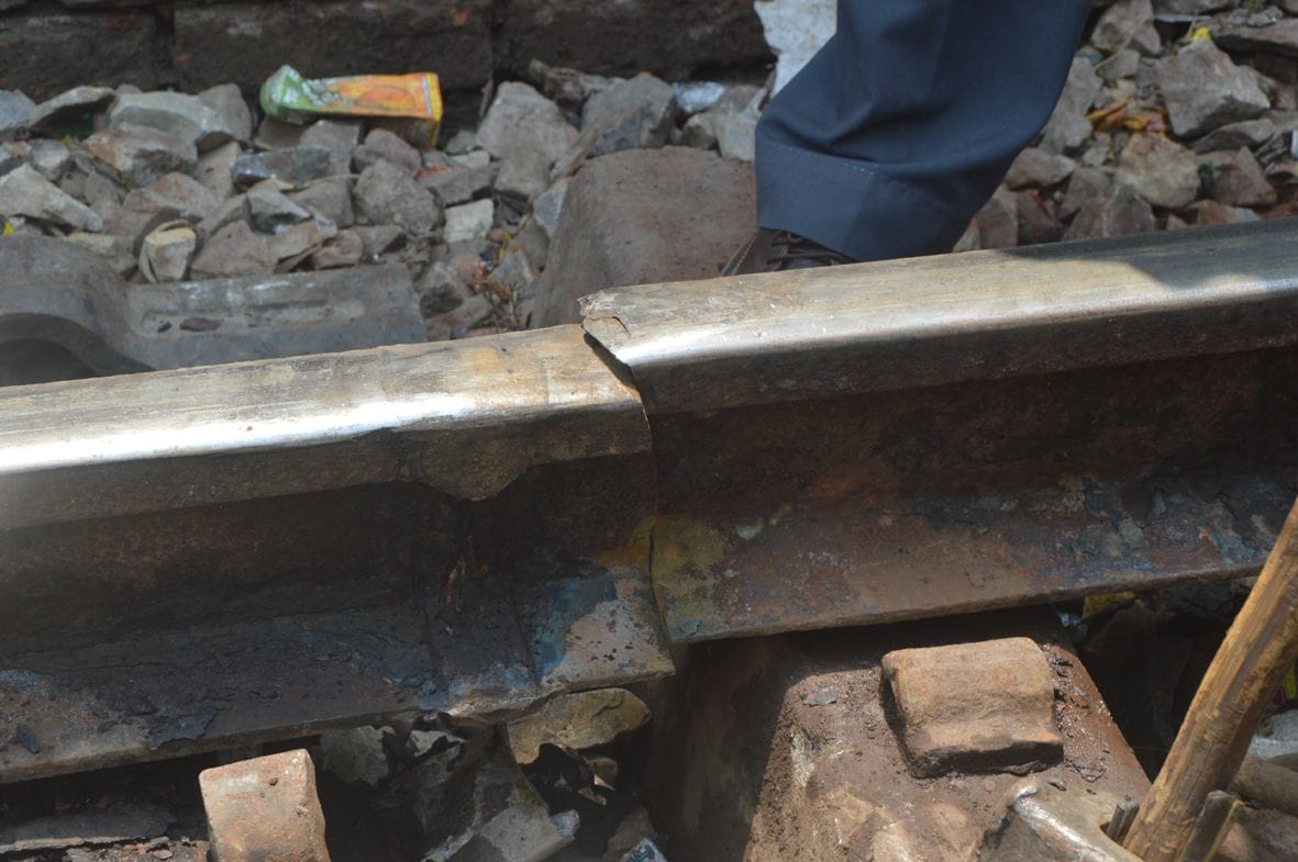 Vaishali Express passes through broken track in Deoria