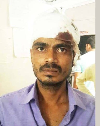 20,000 robbery from laborer, attack with knife