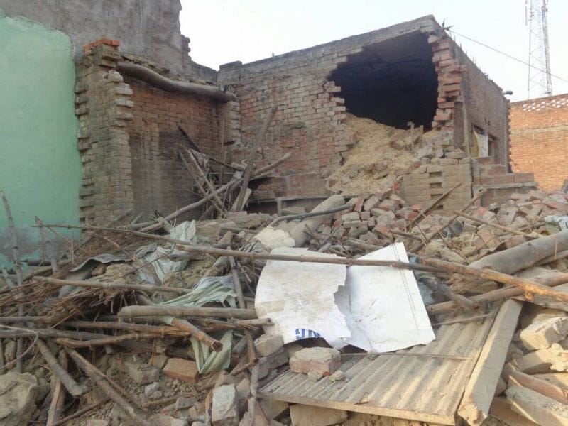बारिश के चलते कई मकान हुए जमींदोज