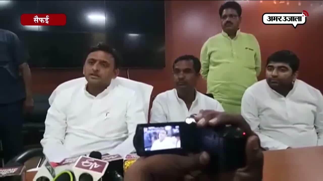 शहीदों की शहादत पर अखिलेश यादव का बेतुका बयान 