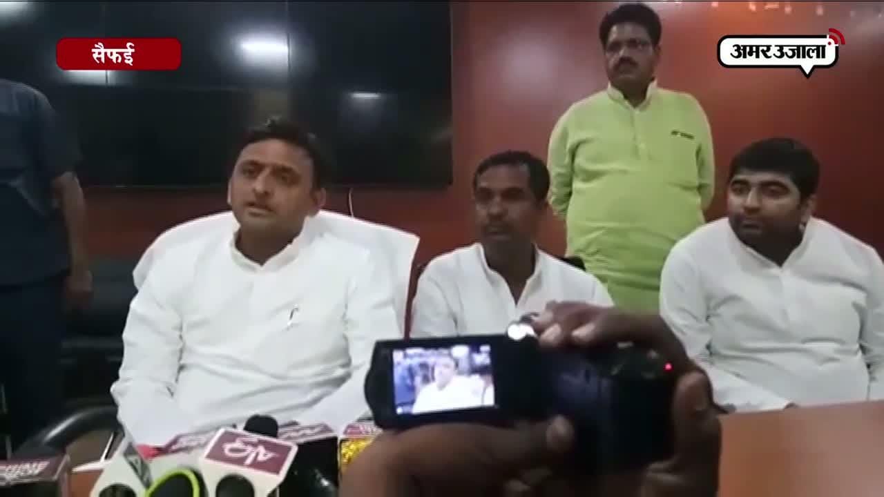 शहीदों की शहादत पर अखिलेश यादव का बेतुका बयान 