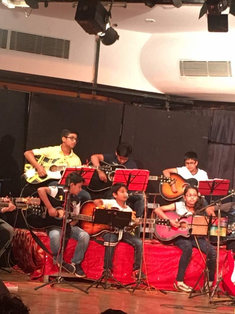 maestro music club organises event at indira gandhi kala kendra, students give great performance