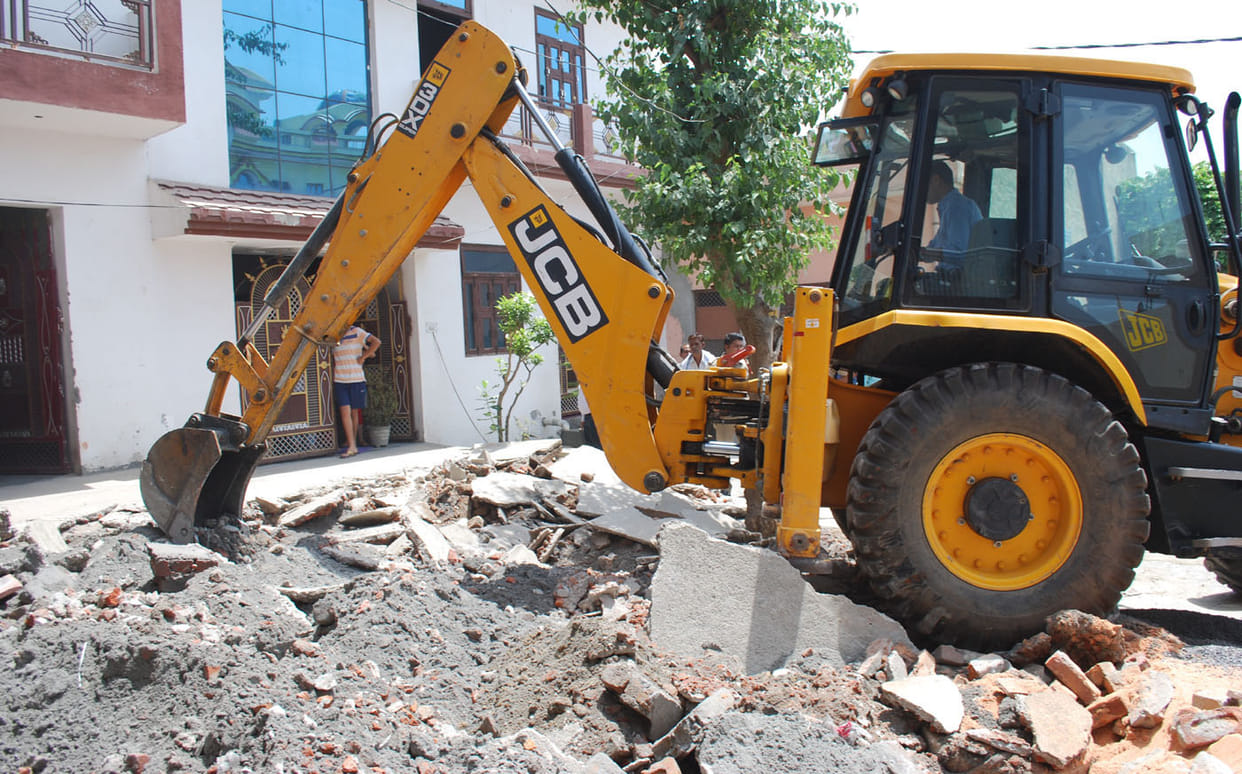 BDA's bulldozers on illegal colonies