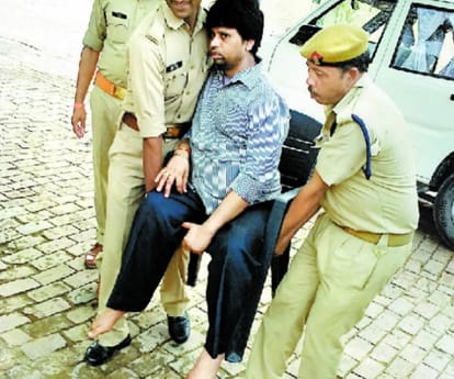 facebook lover blackmailed girl in raebareli