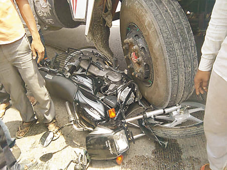 Truck collides with two bikes, killing farmer