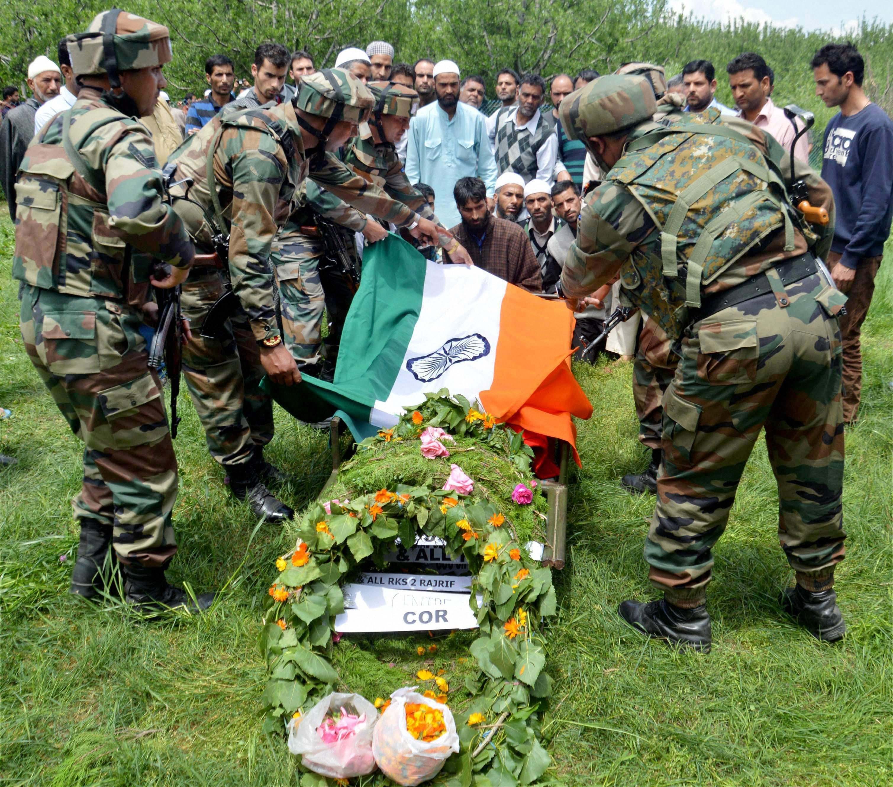 Wreath laying ceremony of Lt Ummer Fayyaz 