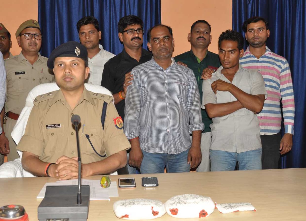 two person caught with 670 gm smack at jaunpur