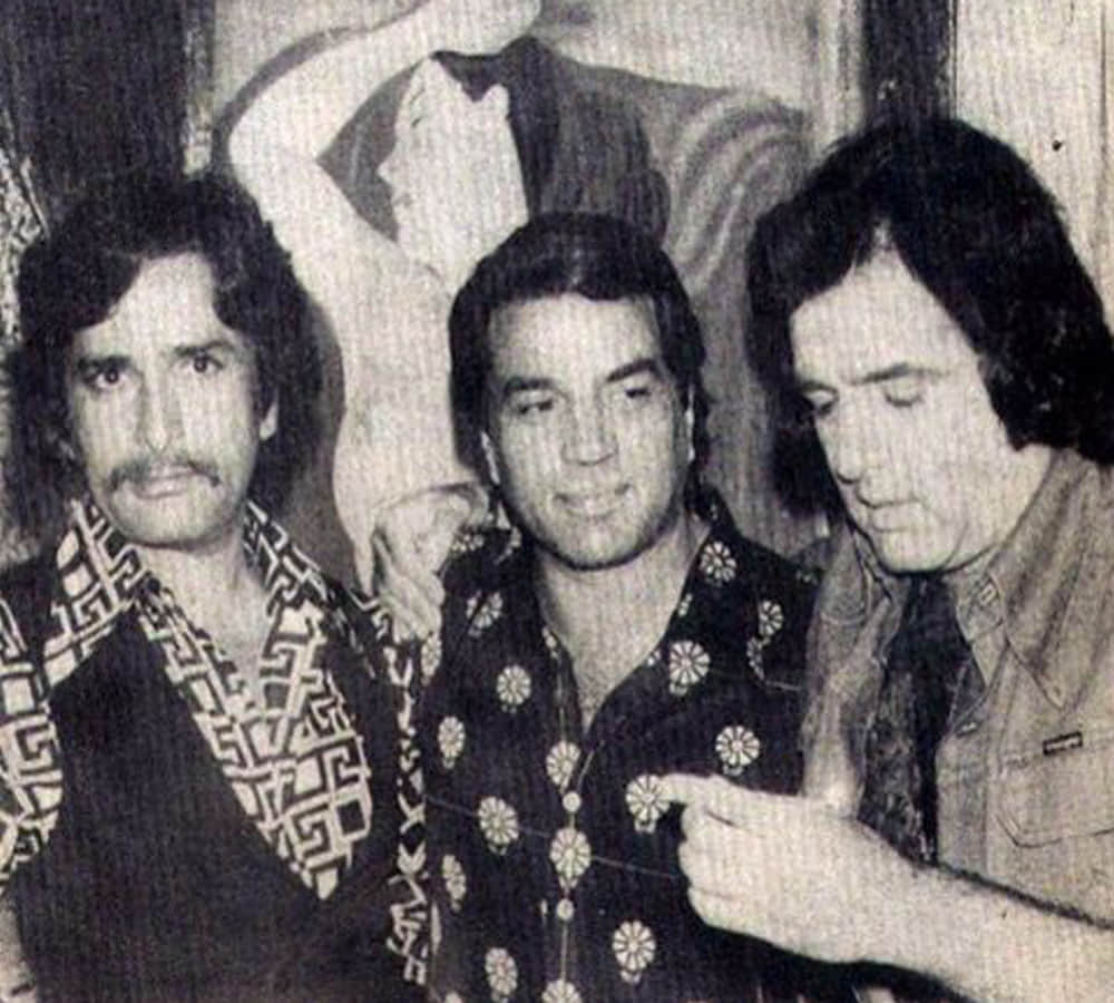When Dharmendra slapped Feroz khan's brother Sanjay Khan 