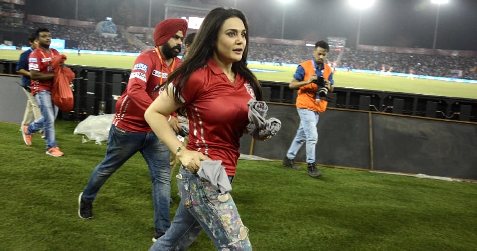 Punjab Beat Kolkata By 14 Runs, IPL News