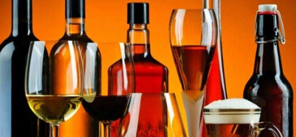 a man in delhi monthly earns upto 60 thousand rupees by smuggling liquor