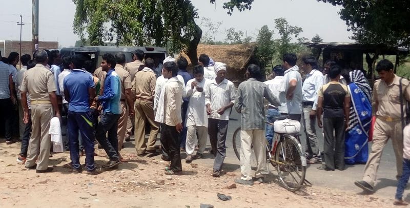 baik se takaraee tempo, mahila kee maut