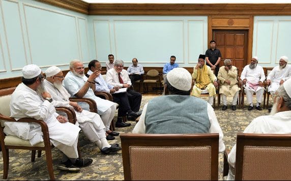 modi appeal Muslim community should not allow triple talaq issue to be politicised
