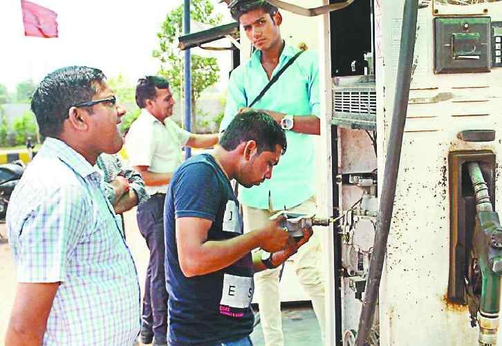 Detergent on the petrol pump, machine seals