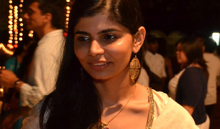 playback singer chinmayi sripada's car get vandalised and robbed in america