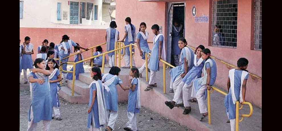  engilsh education in government schools