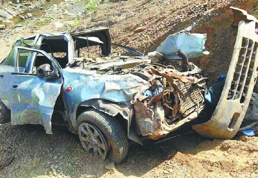 One Killed as Car Falls into Gorge at Kunihar Arki Road.