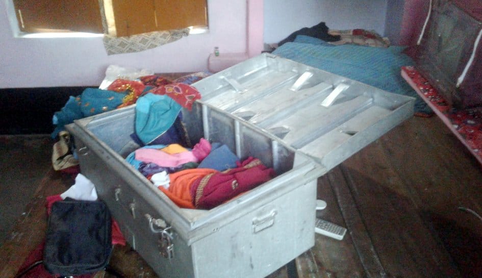 तनोह पंचायत में एक ही रात टूटे चार जगह ताले