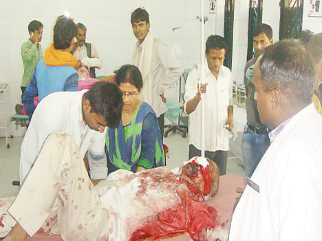 Kohram on the road, one killed, 24 injured