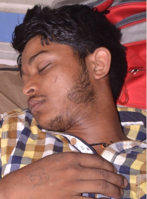 Robbed the roadways passenger by giving intoxication