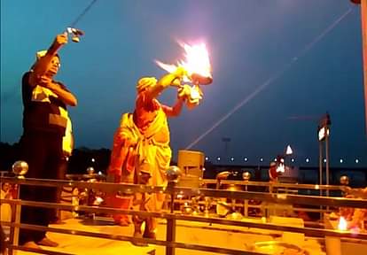 ON THE OCCASION OF BUDDHA PURNIMA VISHESH AARTI PERFORMED AT SANGAM ALLAHABAD