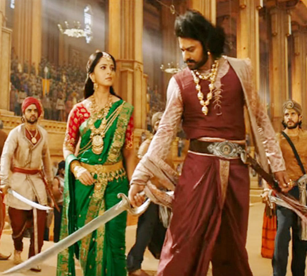 police arrested 6 persons for blackmailing 'Baahubali' makers after preparing pirated copy