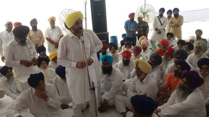 Hundreds of people reached the last Aradas of Shaheed Paramjeet