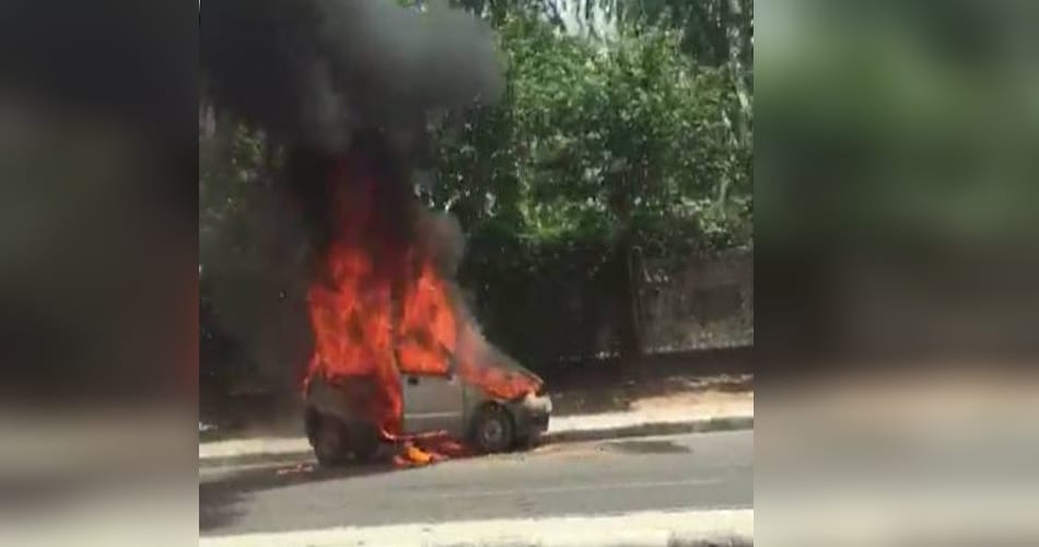  car burnt in mohali