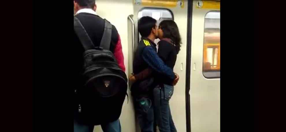 couple kissing in delhi metro video goes viral