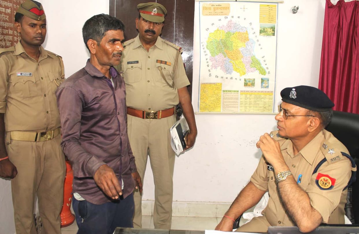 Drug injection started selling drugs on a bicycle