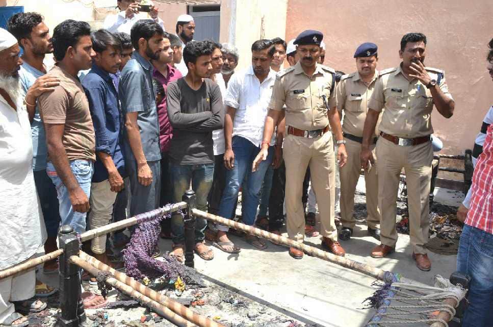 brother and sister died due to burn in fire